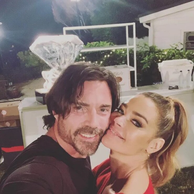 Denise Richards Boşanmada Eski Kocasına Aylık 15 Bin Dolar Ödeyecek