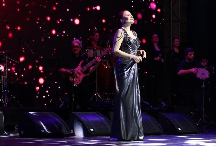 Candan Erçetin Müziğe Ekonomik Zorunluluktan Başladığını Anlattı