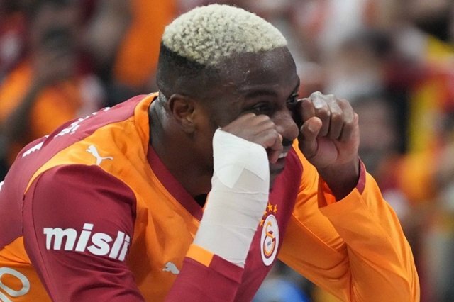 Osimhen Derbide Diziyle Gol Attı Galatasaray Öne Geçti