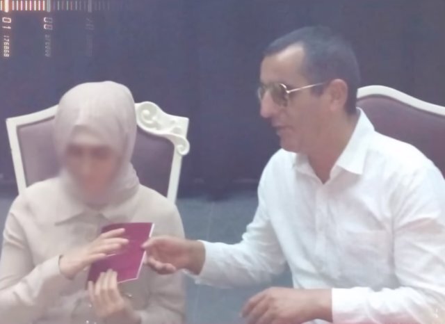 Görme Engelli Erdal Kaya Eski Eşinin Yeni İlişkisini Canlı Yayında Öğrendi