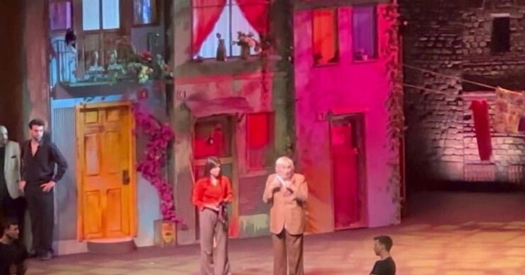 Müjdat Gezen Harbiye Galasında Hastaneye Kaldırıldı