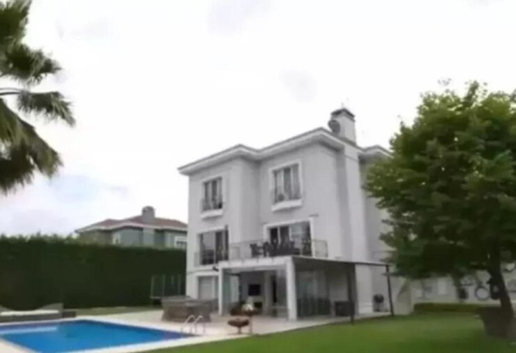 Berdan Mardini Villasını Paylaştı Havuzlu Sahneler Sosyal Medyayı Salladı