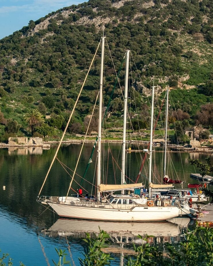 Yeşim Büber 14 Yıldır Teknede Yaşıyor