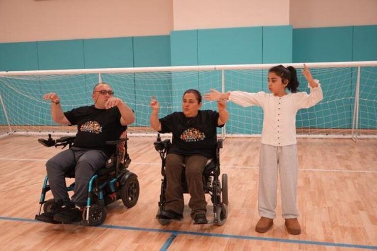 Tekerlekli Sandalyede Dans Eden Engelli Çift Hayatlarını Birleştirdi