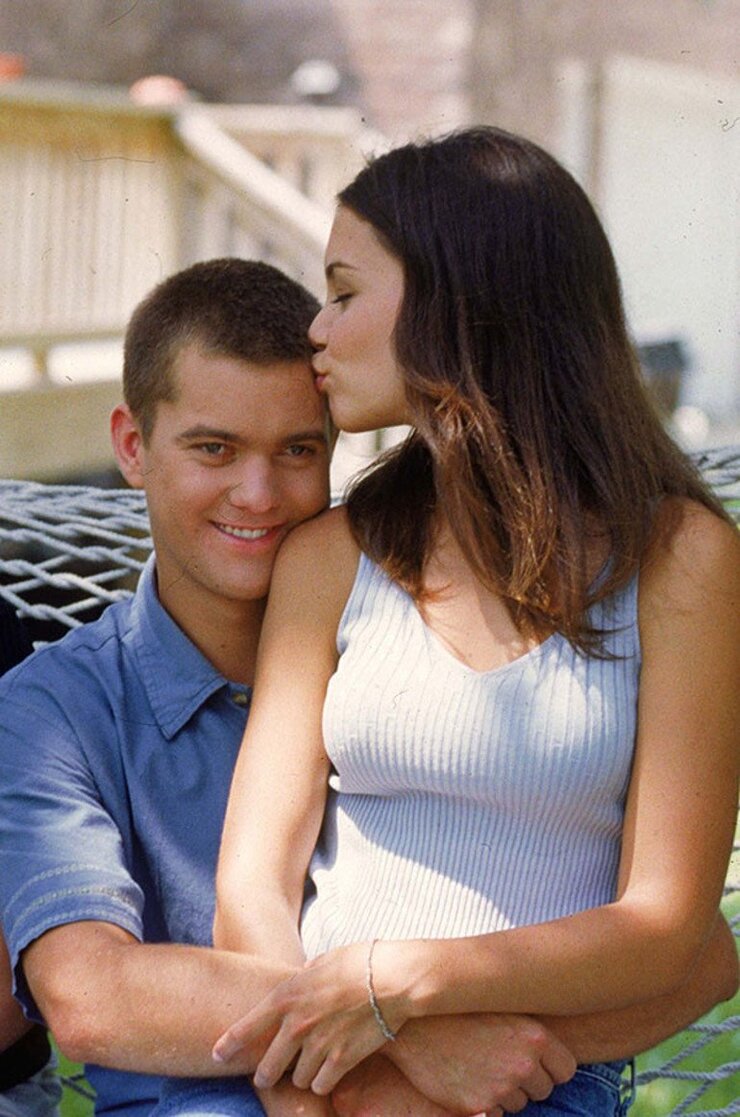 Katie Holmes Joshua Jackson İle Yeniden Bir Araya Geldi