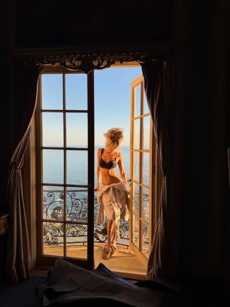 Bella Hadid Miss Sixty Kampanyasında Büyüledi