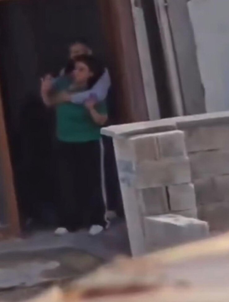 Cezaevi Firarisi Sevgilisini Vurdu 5 Kişiyi Rehin Aldı