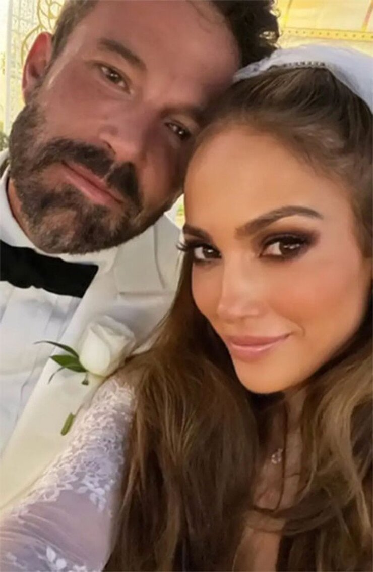 Affleck Bel Air Malikanesindeki Hissesini Lopez'e Devretti