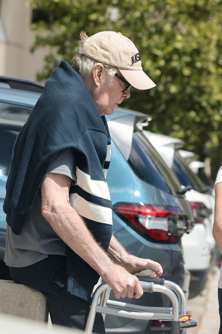 David Hasselhoff 73 Yaşında Yürüteçle Yürürken Görüntülendi