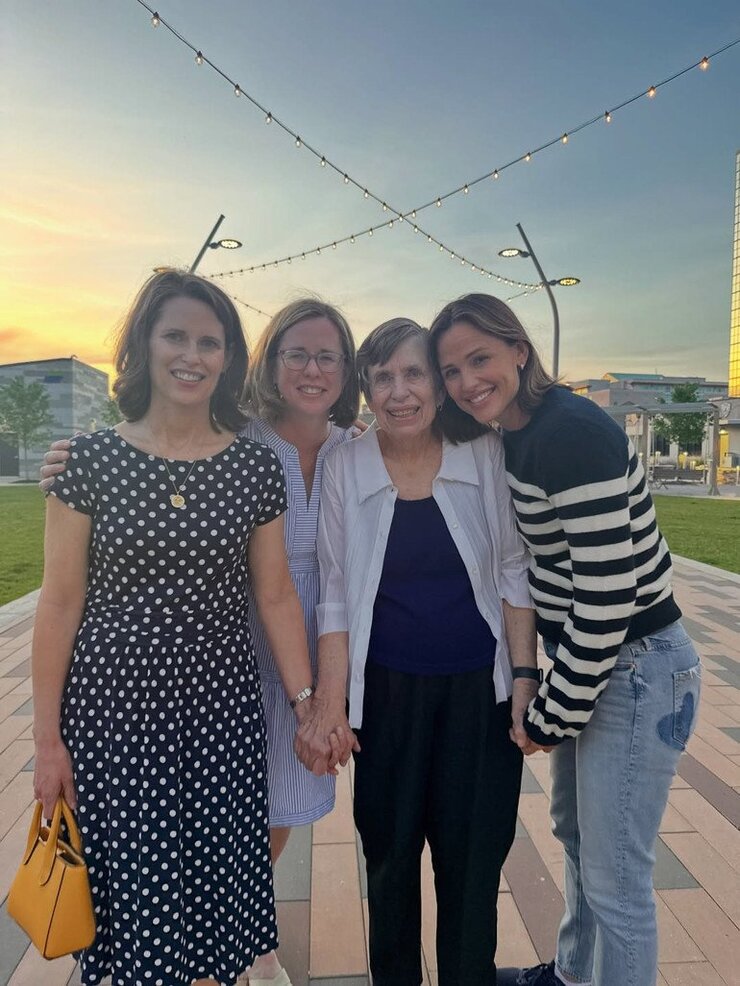 Jennifer Garner Annesini Sosyal Medyada Yıldız Yaptı