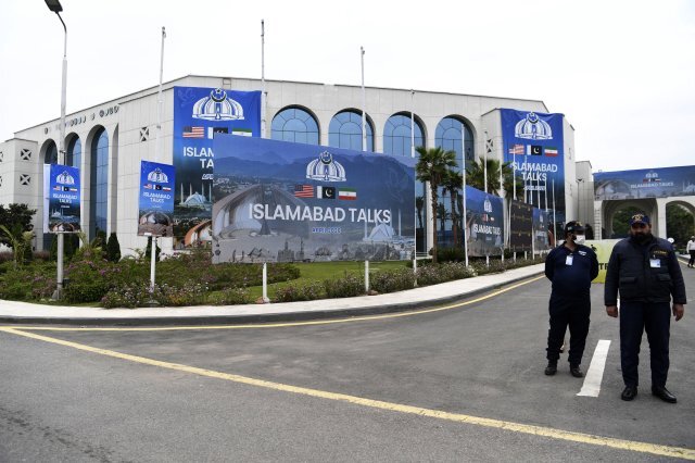 Pakistan Genelkurmayı ABD ve İran Heyetlerini Farklı Kıyafetle Karşıladı