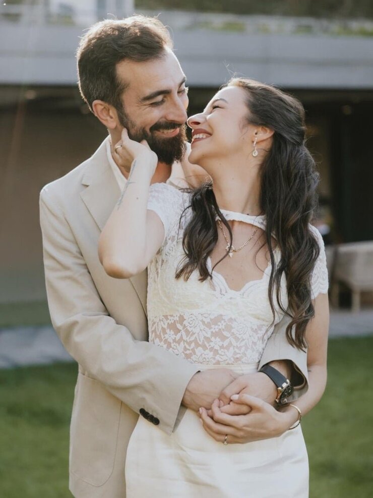 Hira Koyuncuoğlu Ve Baran Sulhan Nişanlandı