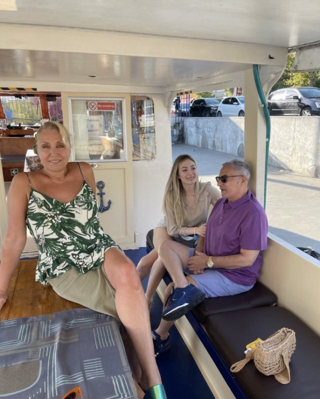 Yasmin Erbil Annesini Kıskandığı Çocukluk Anısını Anlattı