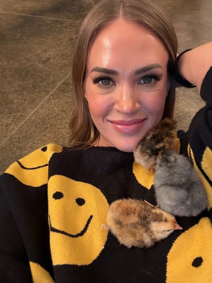 Carrie Underwood Sahneden Çiftliğe Döndü Sebze Yetiştiriyor