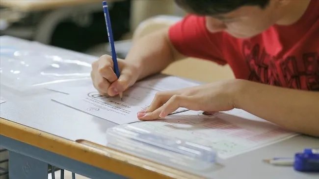 Meb Lgs Başvuru Süresini 15 Nisan Gecesine Kadar Uzattı