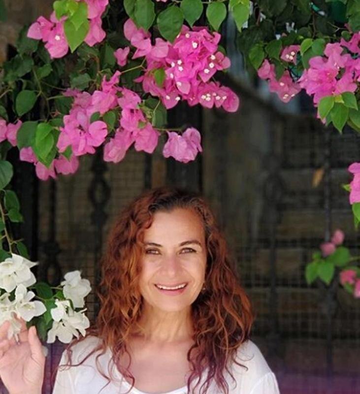 Hatice Aslan Botoks Parasını İhtiyaç Sahiplerine Veriyor