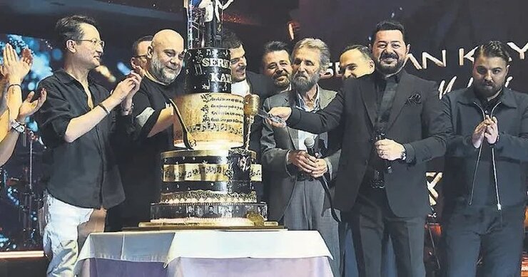 Serkan Kaya Yeni Albümünü Tanıttı Ve İbrahim Tatlıses İçin Üzüldüğünü Söyledi