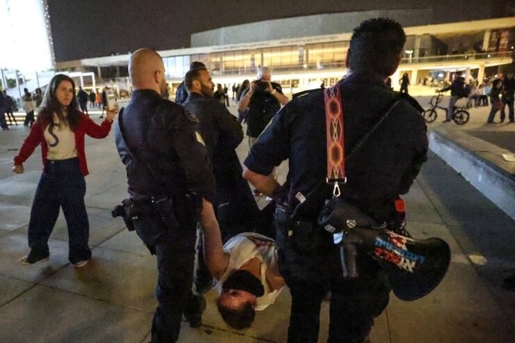 Tel Aviv Protestosunda Polis Göstericilere Sert Müdahale Etti