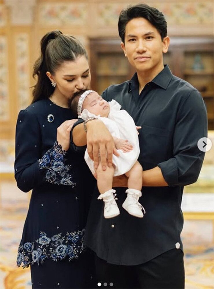 Brunei Sultanının Torunu Prenses Zahra Mariam Dedesiyle İlk Kez Buluştu