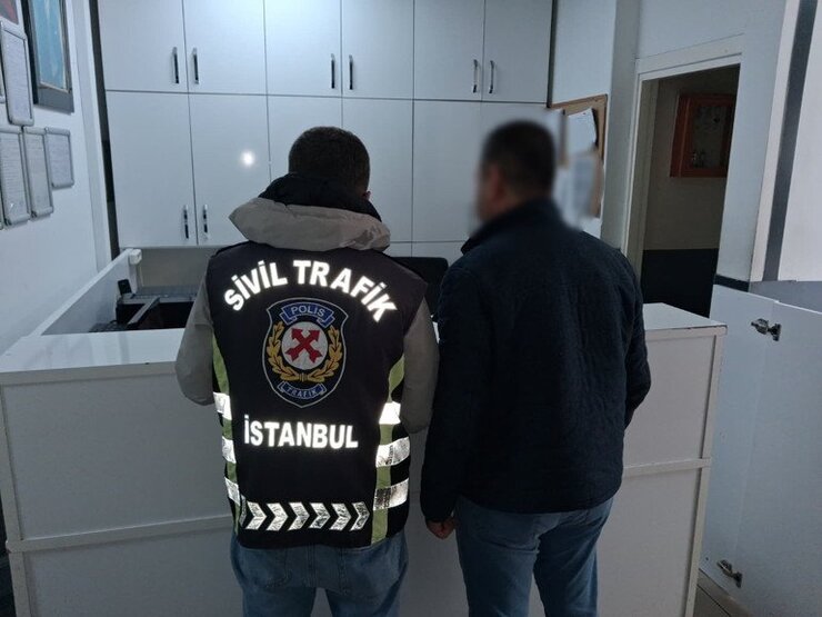 Beylikdüzü'nde Çocuklu Anneye Yol Verme Kavgası Gözaltıyla Bitti