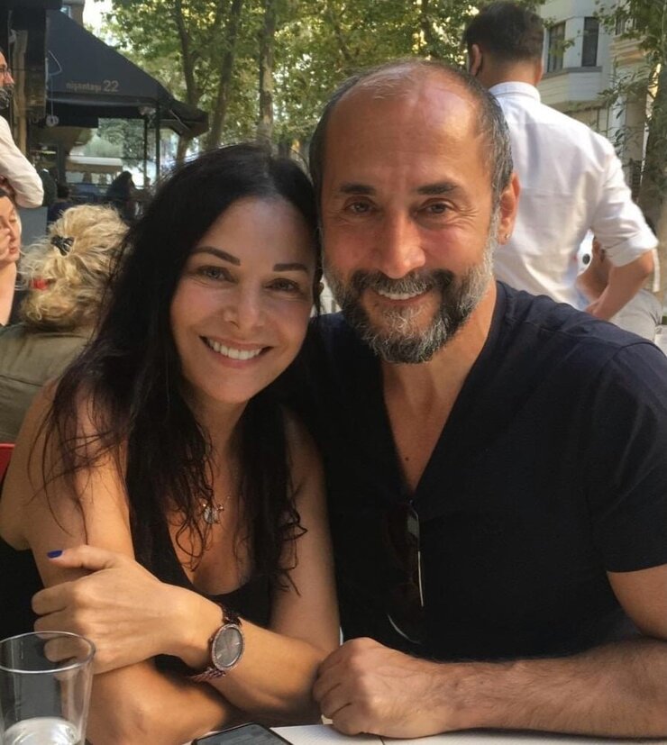 Şenay Gürler Ve Semih Saygıner 12 Yıllık Aşklarını Kutladı