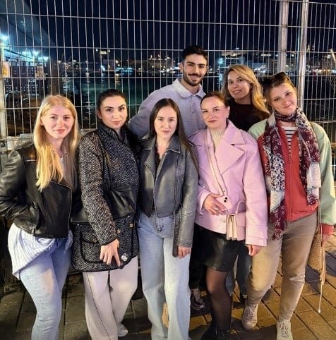 Rus Turistler İstanbul Turuna Fenomen Mısırcıyı Ekledi