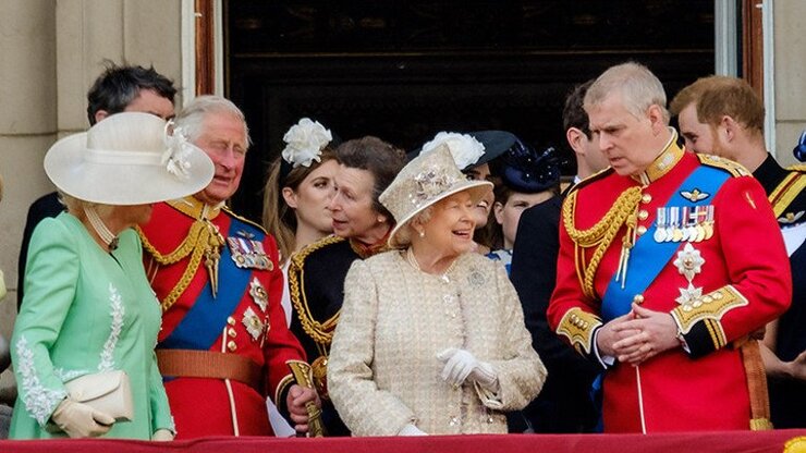 Kraliçe Elizabeth Prens Andrew İçin Milyonlarca Dolar Ödedi