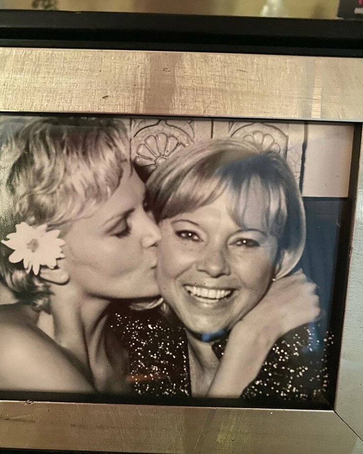 Charlize Theron Annesinin Babasını Vurduğu Geceyi Anlattı