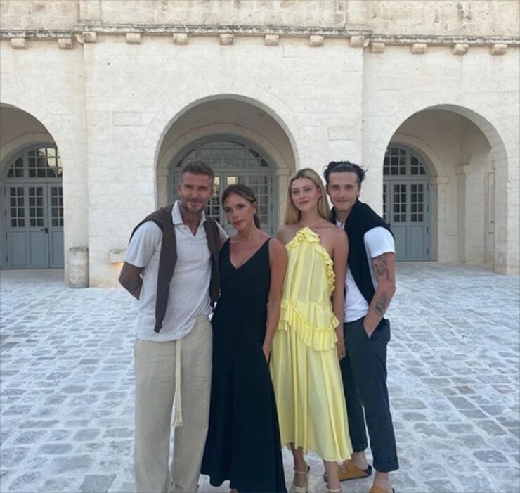 Brooklyn Beckham Dördüncü Evlilik Yıl Dönümünü Aşk Mesajıyla Kutladı