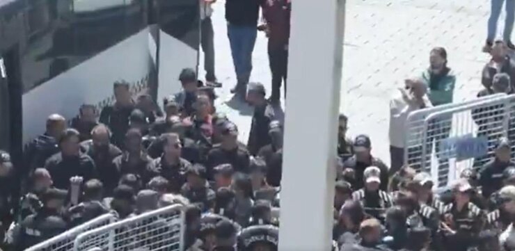 Taksim'de 1 Mayıs Gerginliği 46 Kişi Gözaltına Alındı