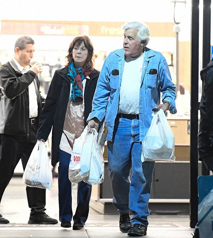 Jay Leno Kariyerini Bıraktı Demans Hastası Eşine Adıyor Hayatını