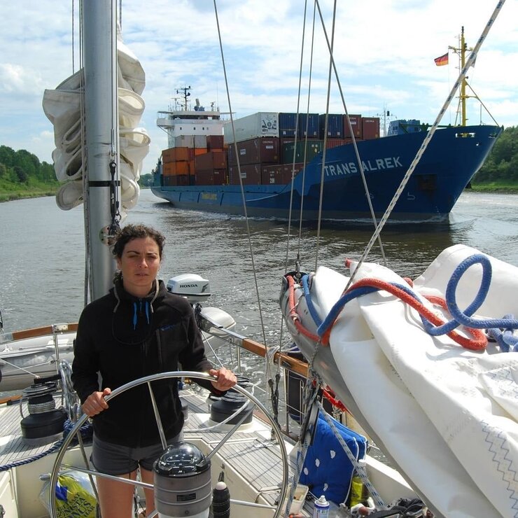 Yeşim Büber 14 Yıldır Teknede Yaşıyor