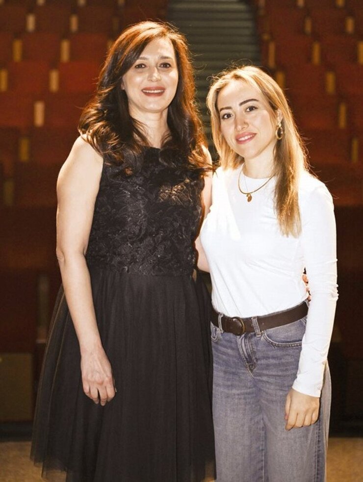 Özlem Çınar Dönem Dizisinde Oynamak İstediğini Söyledi