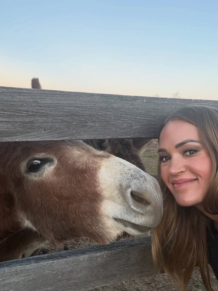 Carrie Underwood Sahneden Çiftliğe Döndü Sebze Yetiştiriyor