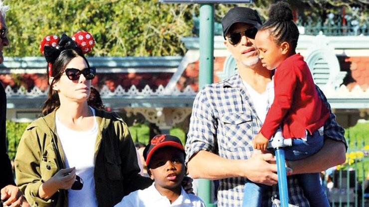 Sandra Bullock Üç Yıl Sonra Setlere Döndü Çocukları Önceliği Olduğunu Söyledi