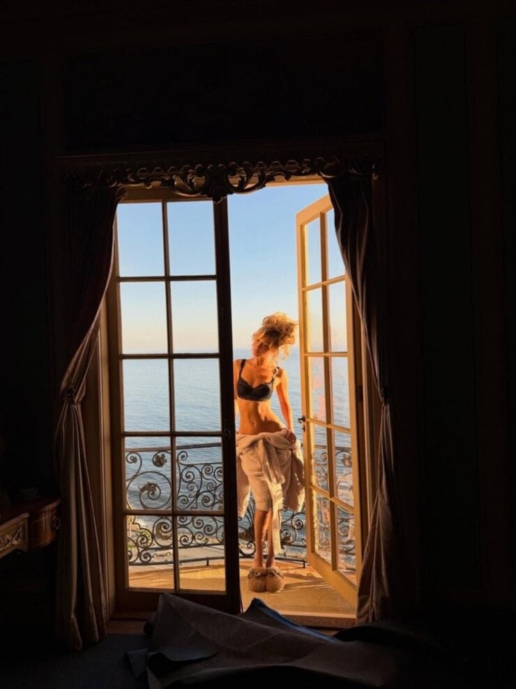 Bella Hadid Miss Sixty Kampanyasında Büyüledi