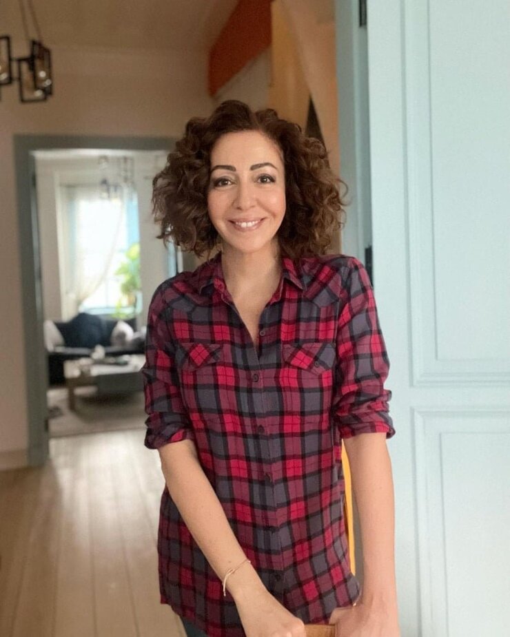 Hasibe Eren Engin Günaydın'ın Seti Nasıl Renklendirdiğini Anlattı