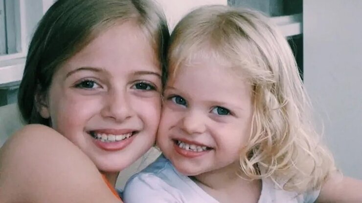 İpek Yazıcı Ve Kardeşi Duru Birbirine Olan Benzerlikleriyle Dikkat Çekti