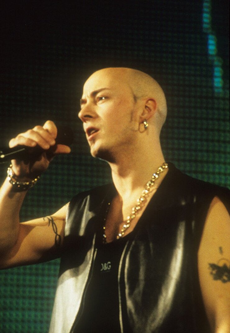 East 17 Üyesi John Hendy Milyonluk Anlaşmadan Pay Alamadı Çatı Ustası Oldu