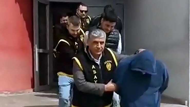 Adana'da kendisini 'Başkomiser Halil' olarak tanıtan dolandırıcı, engelli oğlunun...
