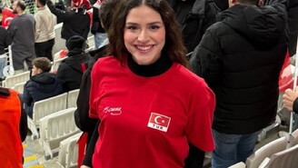 Ayşe Yüksel Aile Fotoğrafını Paylaştı Takipçiler Benzerliği Fark Etti