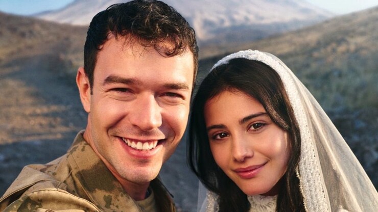 Sevdiğim Sensin dizisinin yıldızları Aytaç Şaşmaz ve Helin Kandemir'in set arkadaşlığının...