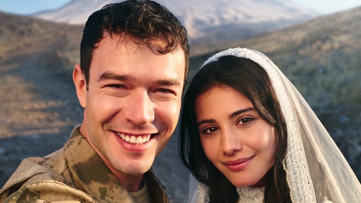 Aytaç Şaşmaz ve Helin Kandemir Aşk Yaşıyor