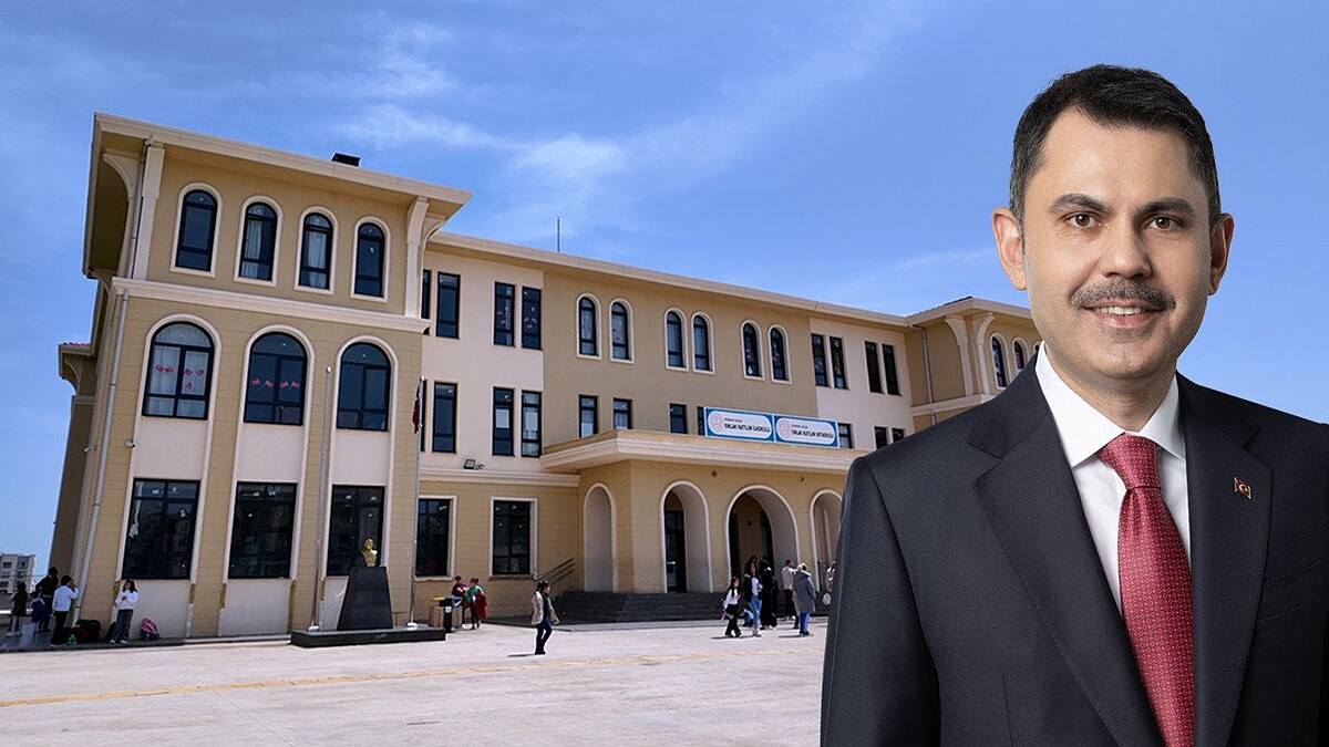 Bakan Kurum Diyarbakır'daki Yeni Okulda 23 Nisan Coşkusunu Paylaştı