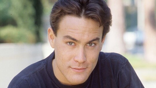 Brandon Lee, 31 Mart 1993'te The Crow filminin setinde yanlışlıkla ateşlenen...