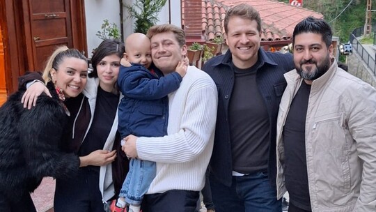 Taşacak Bu Deniz dizisinin oyuncusu Burak Yörük, hastane videosunda dizi karakterlerine...