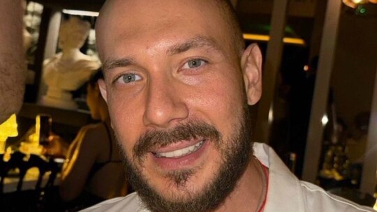 Sosyal medyanın "foşur foşur" fenomeni Cem Özkök, dövmesi olanlara namaz kılmamasını...