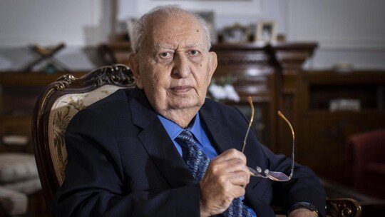 Türk siyasi tarihinin köklü isimlerinden, eski TBMM Başkanı Hüsamettin Cindoruk...