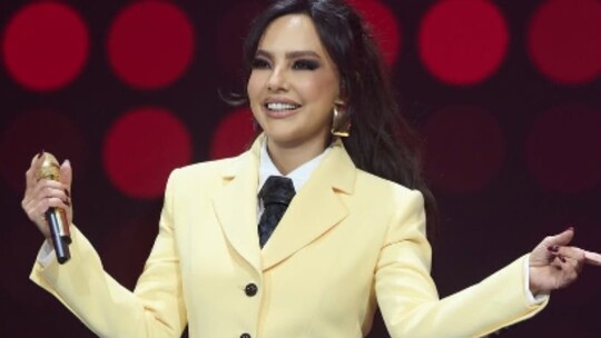 Ebru Gündeş Estetik İddiası Sosyal Medyayı İkiye Böldü