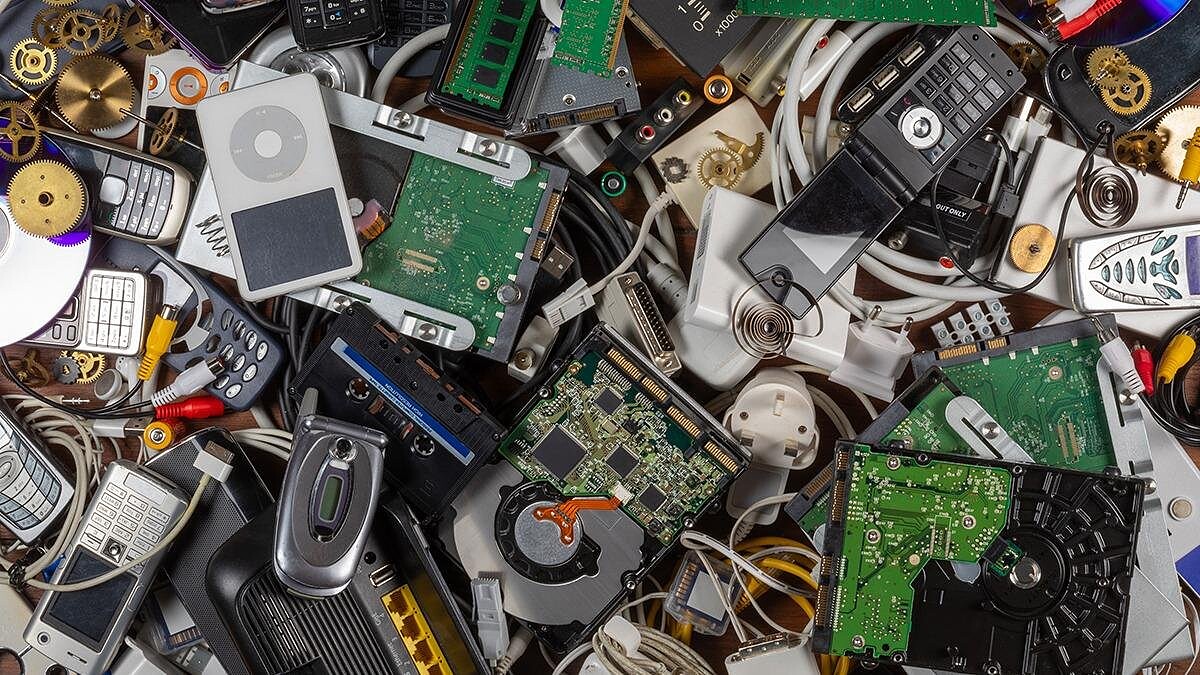 Eski Telefonlarınız Yılda 1 Milyar Avroluk Kaybın Sebebi